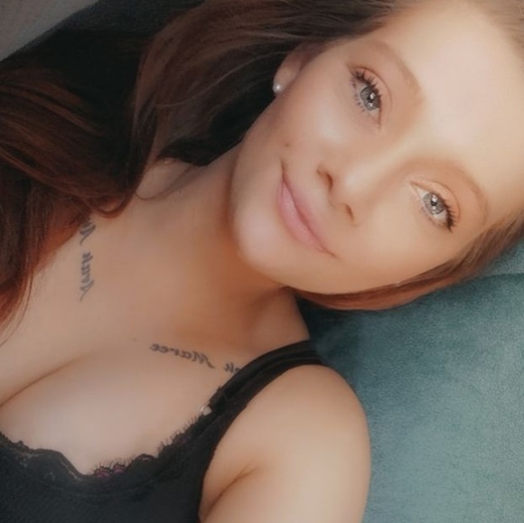 Meet your Posher, Jessica - Picture 1 of 1